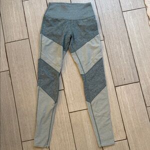 ALO Yoga Heather Gray Activewear